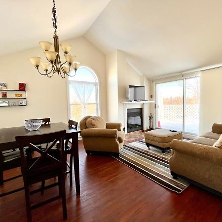 Chaleureux Condo A Magog Exterior foto